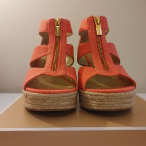 MICHAEL MICHAEL KORS Women Size 9M Pink Grapefruit Damita Sandal New not worn